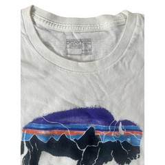 Patagonia Shirt Large White Organic Cotton Blend Short Sleeve Buffalo Graphic