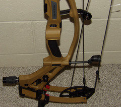 2025 Hoyt Carbon RX9 Bow -70 lb Limbs- Bourbon Finish – RX-9 -Right Hand