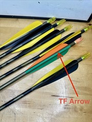 Bear Archery 2117 Camo Aluminum Arrows (6) 5 Broadheads + Game Tracker Quiver