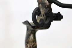 Barnett Vortex Hunter Beginner Compound Bow – Camo / Red – RH (28″ Ax-Ax) 2011