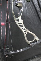 Hoyt Charger Vicxen – RH – 27″ – 40# – Advantage Max-1 – Hoyt HDX – HHA Sight