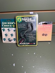 (LOT)-Martin Speed Lizard+The Game Tracker Kissing Button+Archers choice Peep.