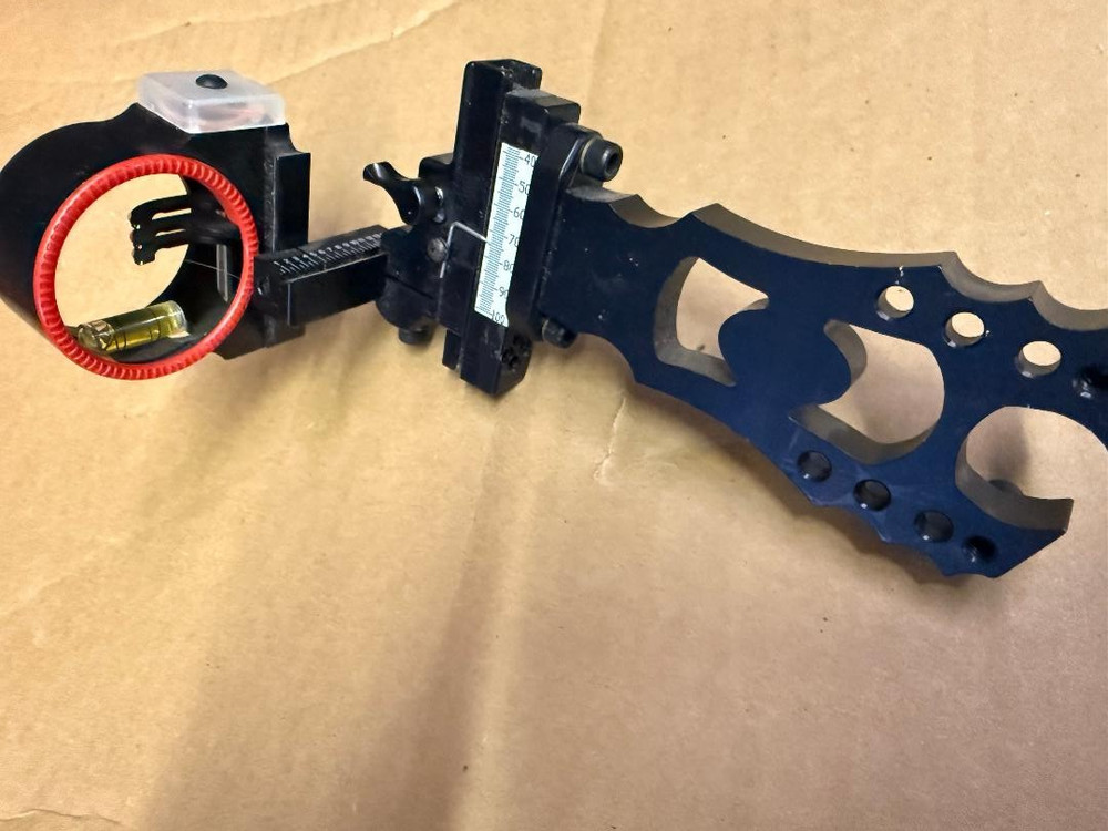 PERFECT USED Black Gold Ascent 3 Pin (.019) RH Bow Sight Black RED