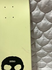💀 ZERO x “3 SKULL BLOODY” Glow In The Dark Deck – 8.5” [ULTRA LIMITED RUN OF 5]