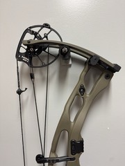 Hoyt Carbon RX 9 RH 60-70# Wilderness 25-30″ Draw Length (Read Description)
