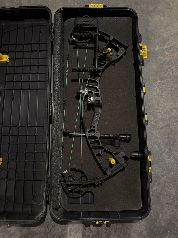 Hoyt VTM 31 Right-Handed