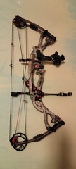 Hoyt Carbon Element RKT Compound Bow 60-70 lbs 24.5-30 in Camo Right Hand 32 in