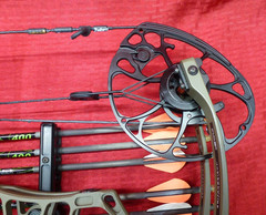 MATHEWS V3X 29” RH COMPOUND BOW 60-70 LB, SIGHTS, QUIVER, NICE SHAPE
