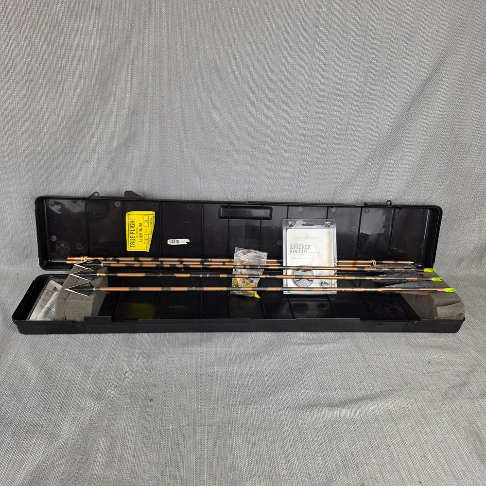 Easton XX75 X-Cellerator Arrows 28.5″ Magnus 32 in Gamegetter II (3) Hard Case