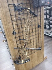 Darton Sequel 33 ST2 Tan Black Aluminum Compound Bow RH 60-70# 33in