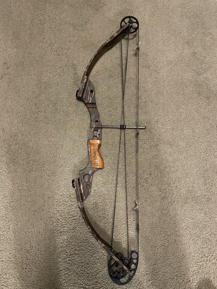Mathews Z-Max 30 Draw RH 70 LBS Compound Bow