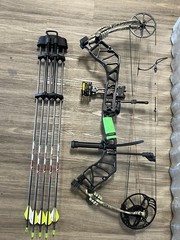 Bear Radiant Archery Bow RTH Extra 70# RH Mossy Oak DNA Camo AV45A1X0E7R