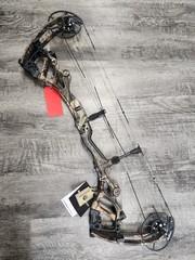 Bowtech Carbon ONE X – Right Hand – 25.5-30.5″ draw – 60-70LBS – Mossy Oak DNA