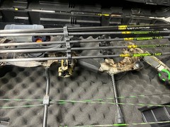 Martin Archery Saber SE Pro Series Compound Hunting Bow w/ Accessories Pre-owned