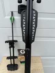 CenterPoint AXCD190FCK Dagger 390 Compound Crossbow Body Only W/ Accessories