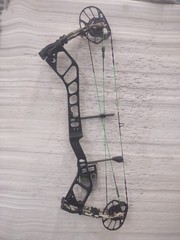 PSE Embark 70# RH BLACK With Subalpine Limbs