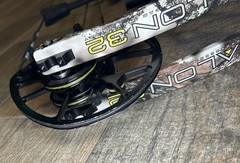 Mathews Halon 32 6 Compound Bow, Hunt Ready, Complete, Extras, LH 60-70lbs