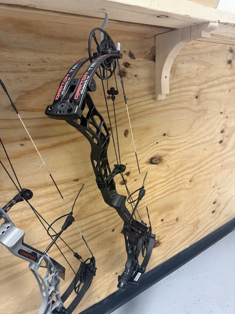 Darton Tritech 31 Compound Bow 50-60lbs 25-30.5in 31in Black Right Hand