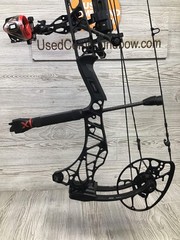Used Mathews Lift X 29.5 Right Hand Black Bow 29/70 Package