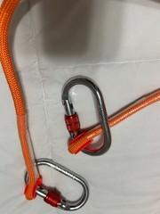 Durable 32FT (10 M) Outdoor Rope – 10mm Polyester Orange- 2 locking Carabiners