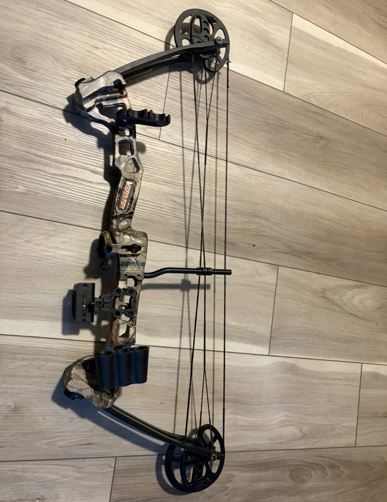 Barnett Vortex Compound Bow RH Black/Camo 70lb 31in 22in Aluminum