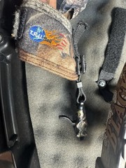 Blackhawk Camo RH Compound Bow 70lb 29-31in Draw 31in w/ Hard Case