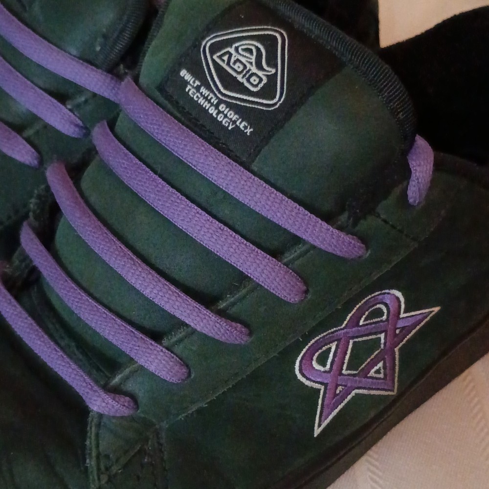 Adio HIM Skater Shoes US 8 Black with Purple Heartagram. Bam Margera.