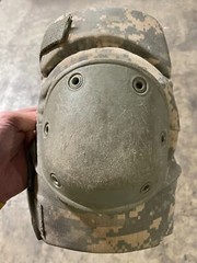 US Military ARMY KNEE & ELBOW Pads ACU Camo Paintball Airsoft Prepper MEDIUM VGC