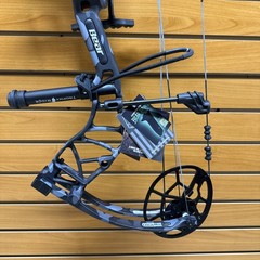 Item 3892 – Bear Archery Compound Bow – Legit Maxx RTH – RH – #70 – Shadow