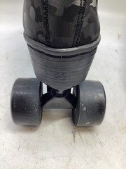 Xudrez Black and White Camo Quad Indoor Roller Skates Size 40 Euro (GO1068341)