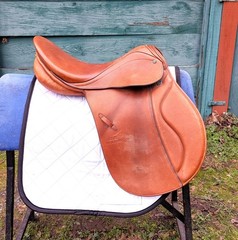 Stübben Genesis VSD Deluxe Close Contact Honey Leather – 17.5” seat