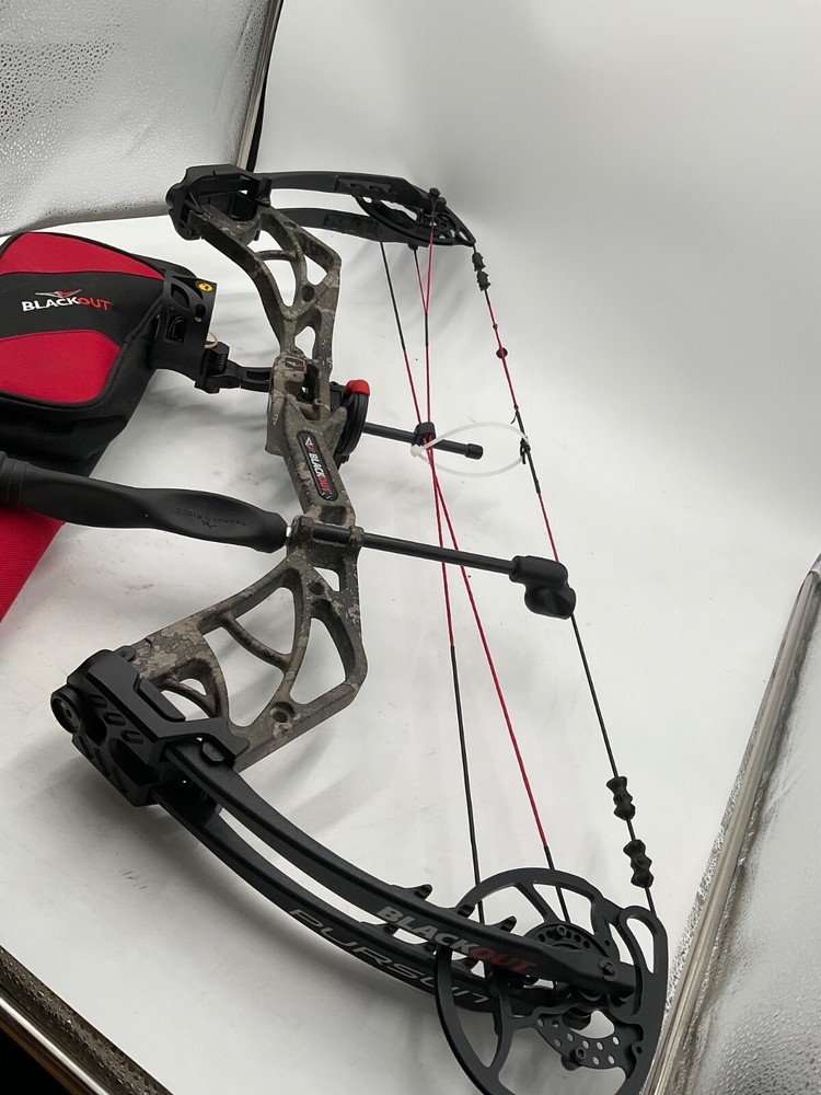NICE 👍Bear blackout pursuit compound bow black/red 70Lb