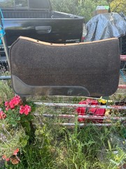 wade saddle pad , 32x34x1 1/4 super nice pad lightly used Felt with foam core