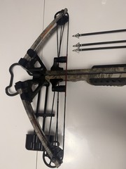 Kronicle Camouflage Crossbow with 4×32 Scope & 3 Carbon 20″ Crossbolt Arrows