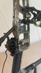 Mathews V3 27 RH Bow w/ Sight, Stabilizer, Quiver, SKB Case 29.5″ draw, 60#