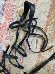 LeMieux ? Black Leather padded english bridle w 4 nose pieces ONE BID FREE SHIP
