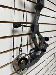 NEW PSE Mach 30 DS Right Hand 70# 24.5-30″ Compound Bow