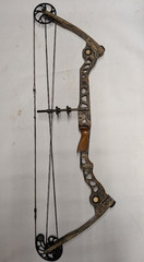 Mathews SoloCam Archery Q2XL Realtree Camo Compound Bow! RH 28.5″ 60-70lb.