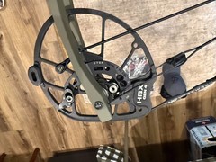 Hoyt AX-2 29 60 – 70lbs/25″ – 30″/Wilderness