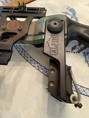 PSE Alpine Archery Compound Bow 55-70 Pounds Right Hand Shooter PSE Unisystem