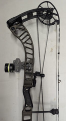 Prime Ronan Compound Bow Package! RH 29.5″ 50-60lb. arrow rest sight & more
