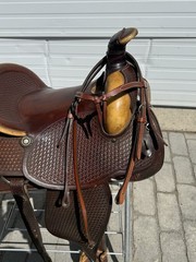 SIMCO 15.5” Western Roper Saddle with Headstall and Breast Collar