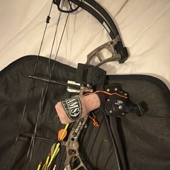 Bear Archery Cruzer RH Compound Bow 57lb 26in Draw 33.5in Gray/Black Aluminum