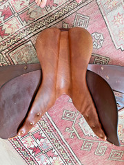 Ovation English/Jump Show Saddle 16.5″ seat