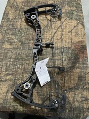 Bowtech CP28 – Right Hand – 70lbs – 24.5″-30″ – Black – A11150