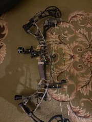 hoyt vtm 34 fully setup ultrarest with fast eddy and the quiver with new string