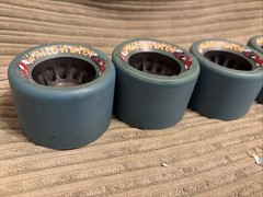 Vintage 8 Hyper White Water Quad 62mm speed roller skating wheels Green/blue