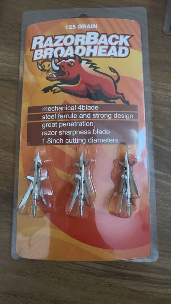 RazorBack 125 Grain 4 Blade Mechanical Broadheads -3 Pack