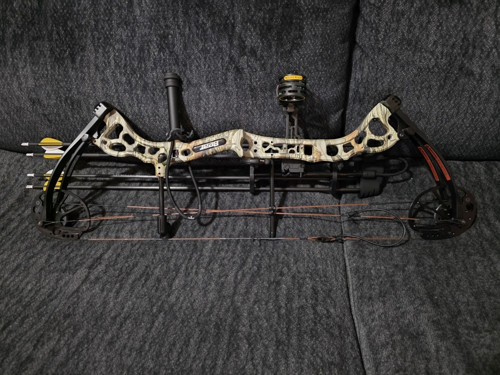 Bear Archery Vast RH Compound Bow 70lb 24-31in DL 31in Camo/Black