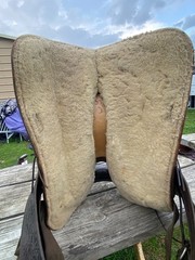 Used/vintage 15.5″ Simco dark tooled leather Western saddle w/semi bars US made